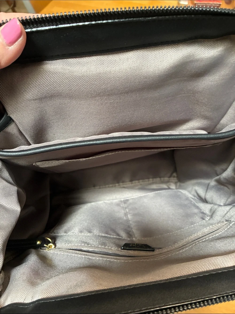 Tutilo Black Men's Backpack with Gold Zipper Accents